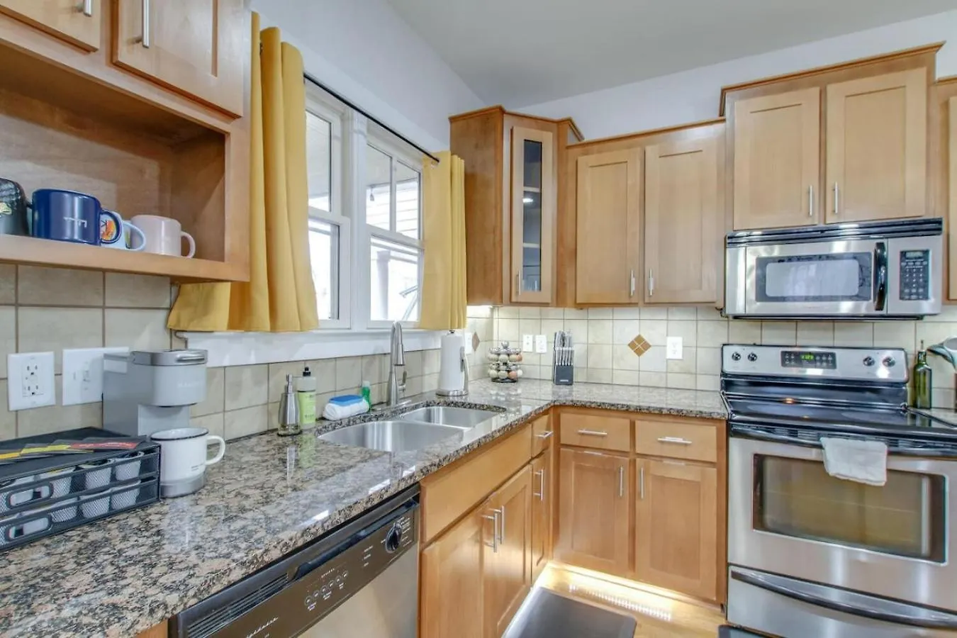 נאשוויל Vibrant Trendy Two Bedroom Home Near Marathon Village ארצות הברית